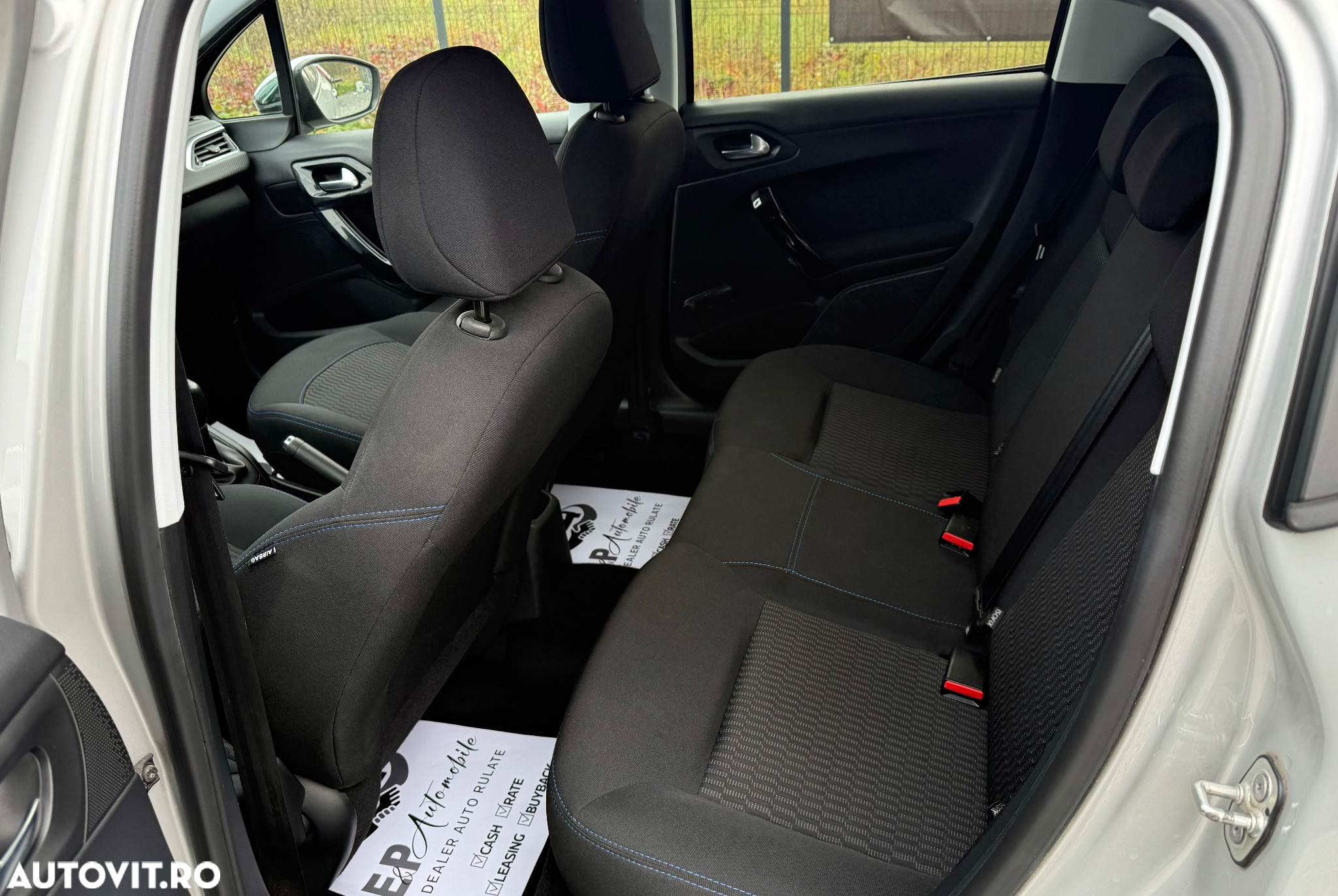 Peugeot 208 1.2 L PureTech Style - 13