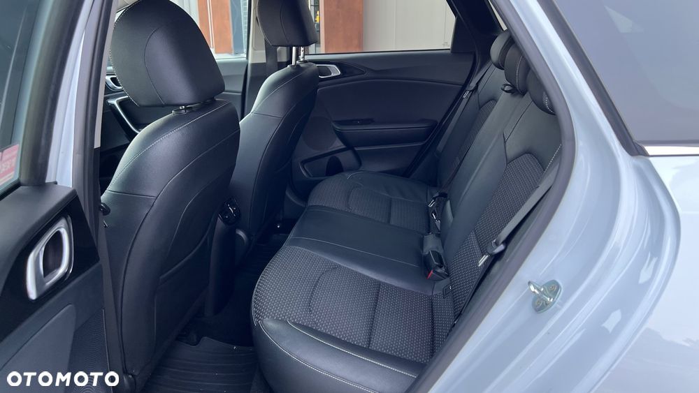 Kia Ceed 1.6 CRDi mHEV L - 7