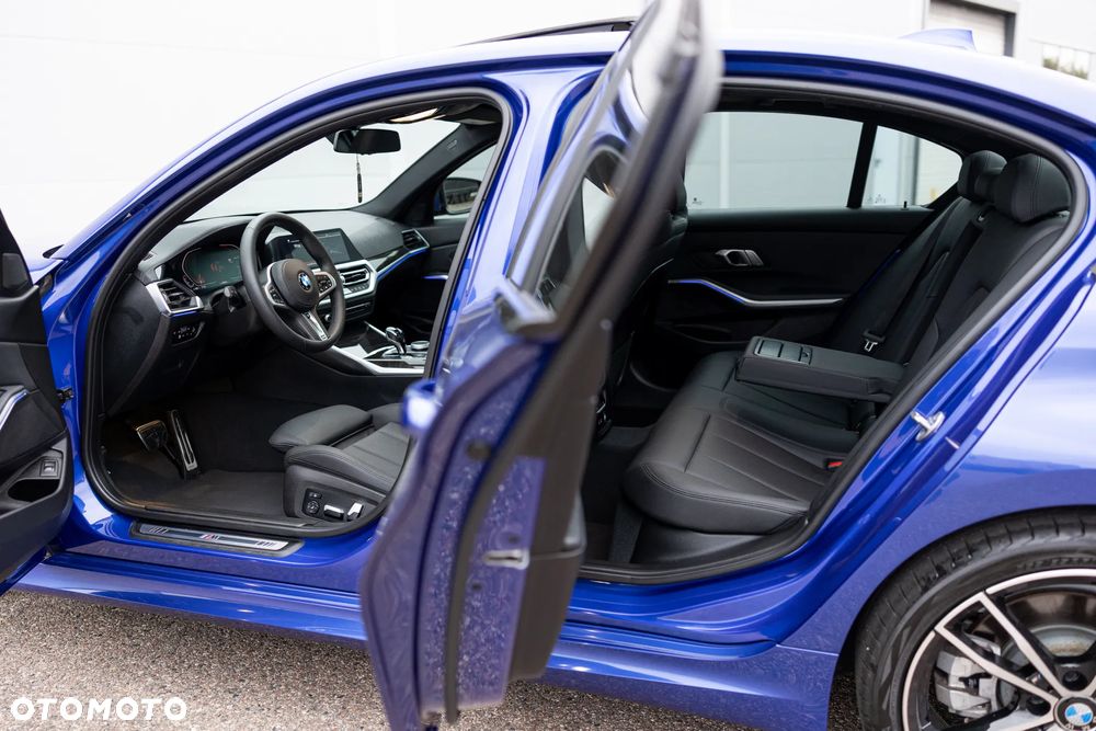 BMW Seria 3 330i xDrive M Sport - 17