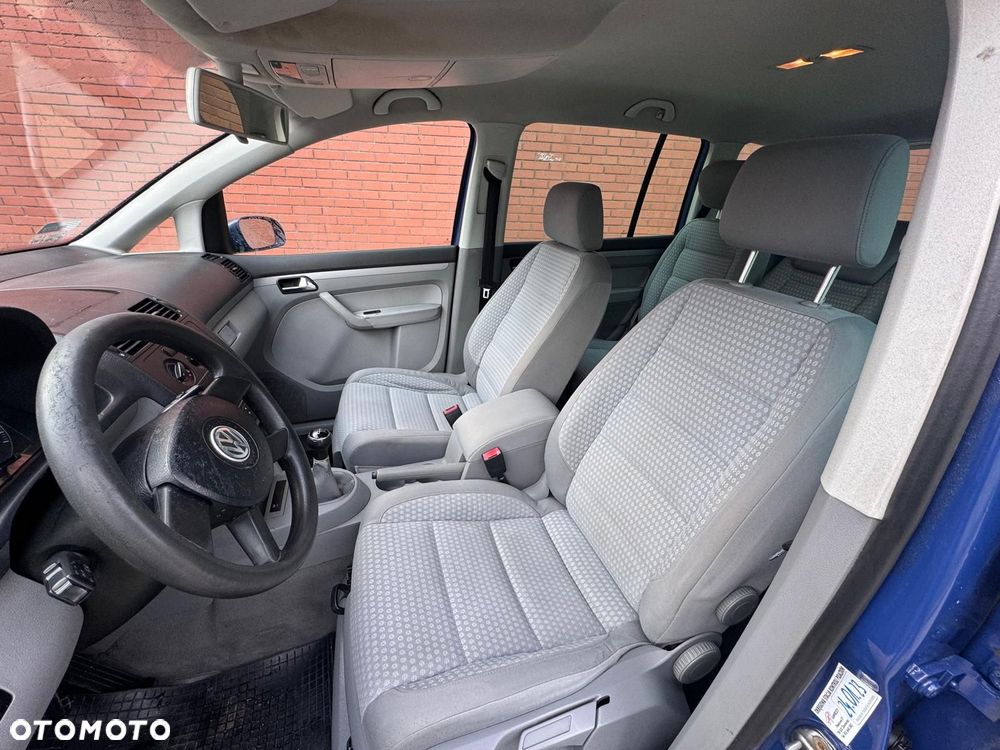 Volkswagen Touran - 4