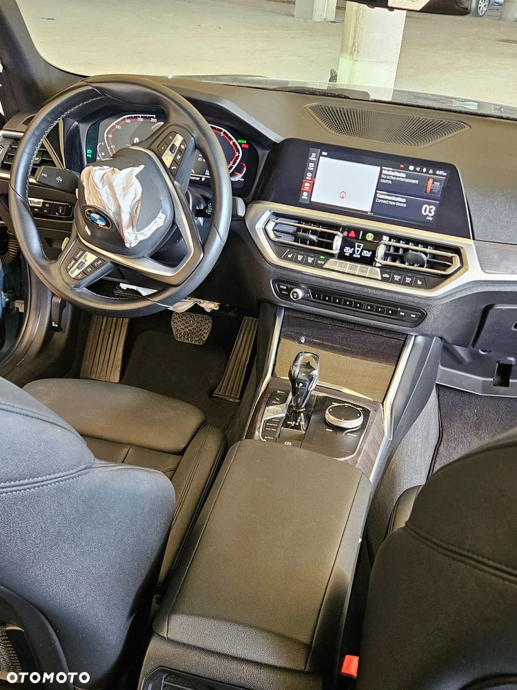 BMW Seria 3 330i Sport Line - 13