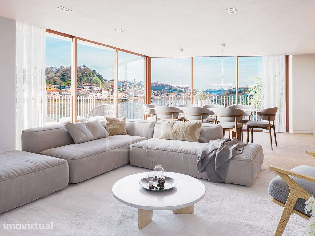 Apartamento T2 com área exterior, junto ao Rio Douro - Grande imagem: 4/105