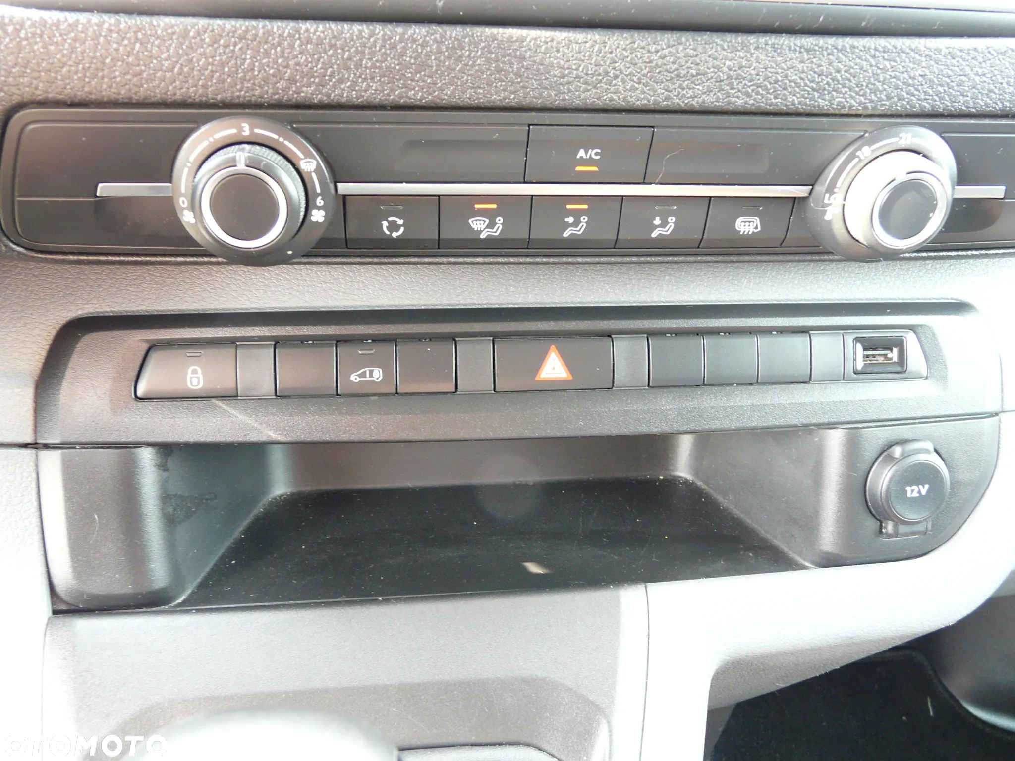 Opel Vivaro Odpowiednik Peugeot Expert - 12