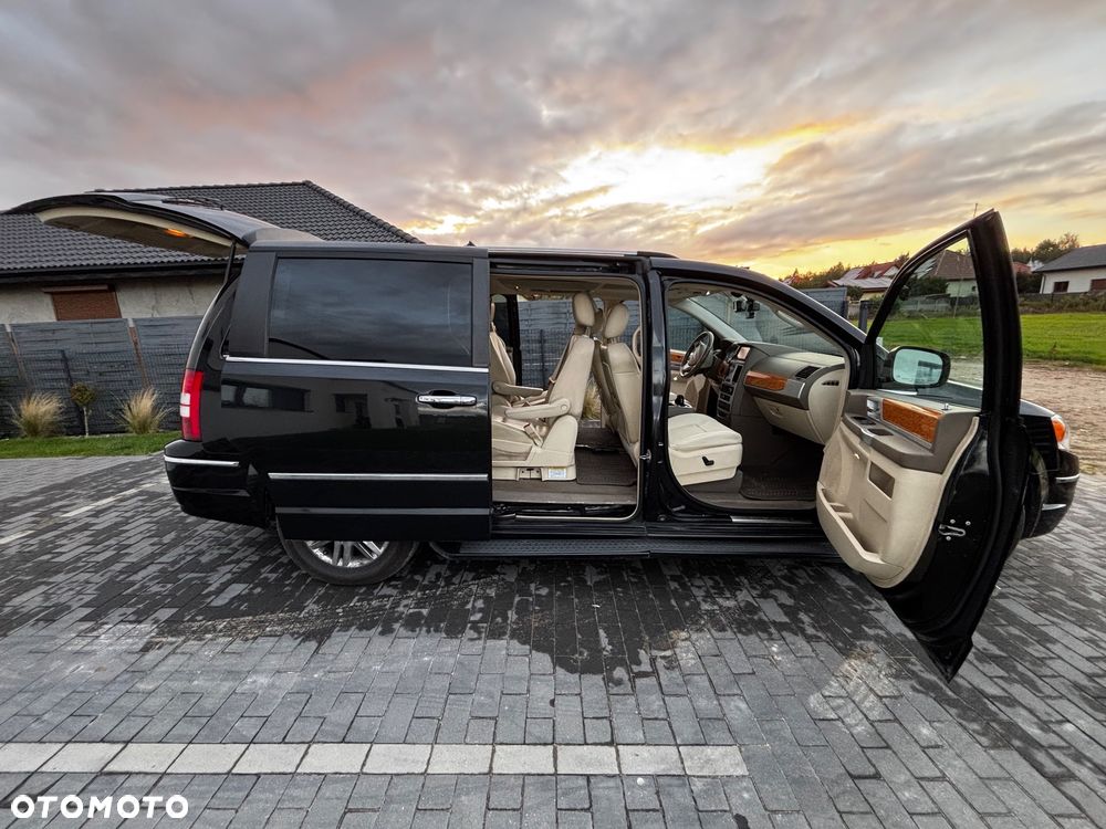 Chrysler Town & Country 4.0 Limited - 8