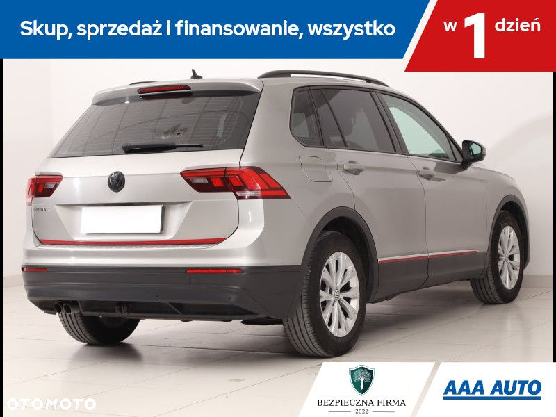 Volkswagen Tiguan - 6