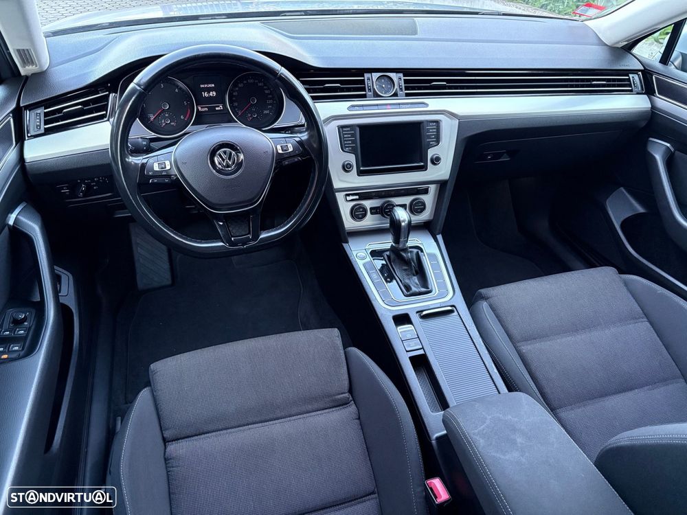 VW Passat 2.0 TDI Confortline DSG - 28
