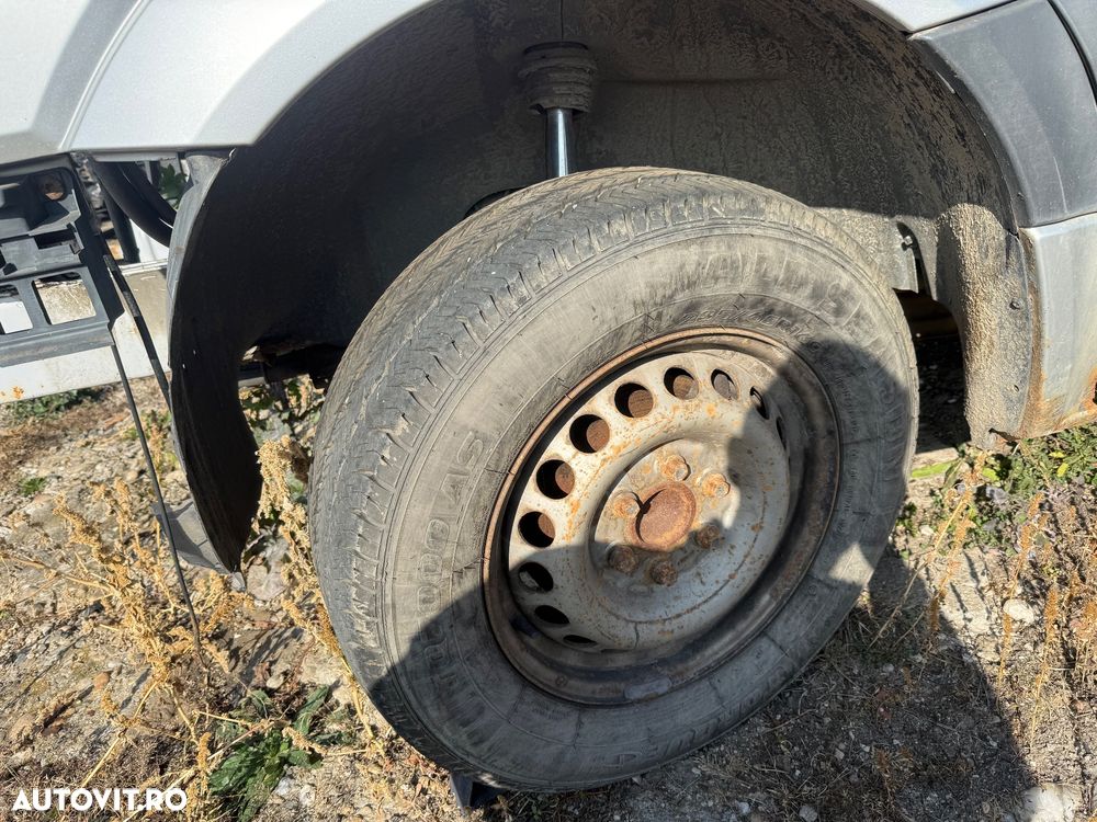 Jante cu cauciucuri iarna mercedes sprinter 235/65/16 stare excelenta - 2