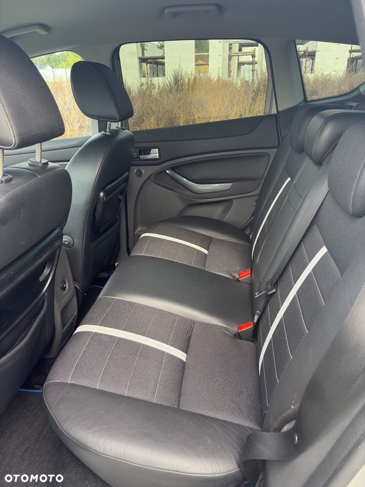 Ford Kuga - 16