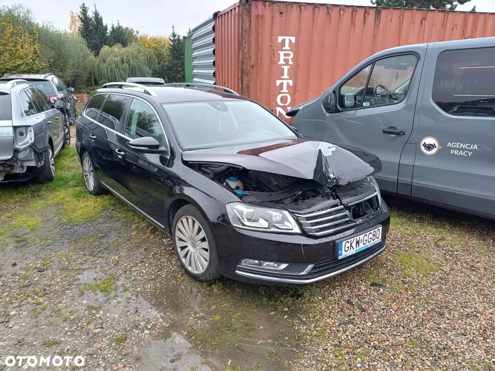 Volkswagen Passat - 1