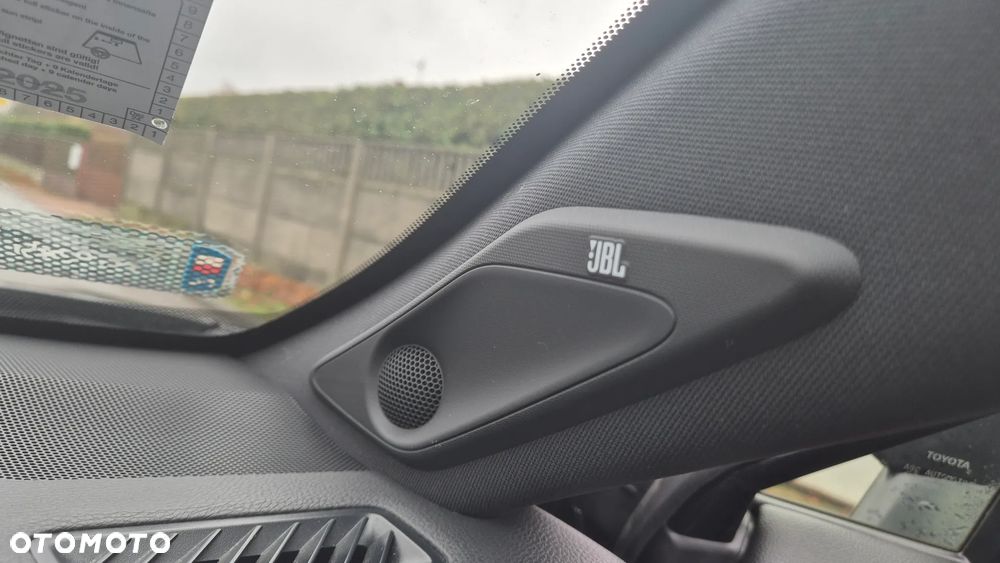 Toyota RAV4 2.5 Hybrid Black Edition by JBL 4x4 - 13