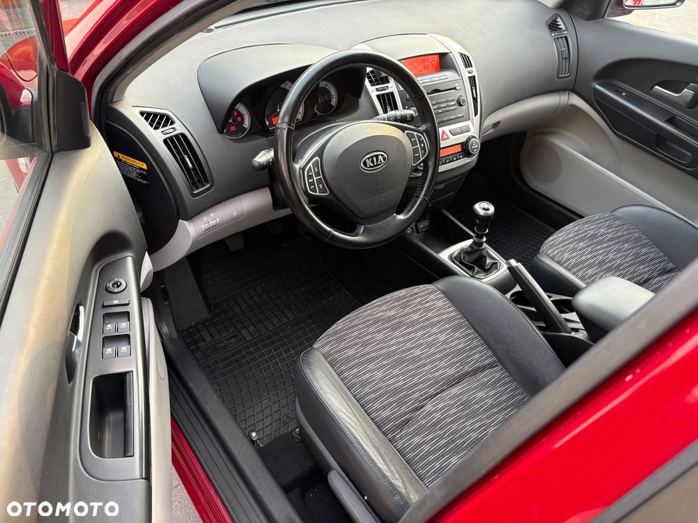 Kia Ceed 1.6 Crdi Comfort + - 7