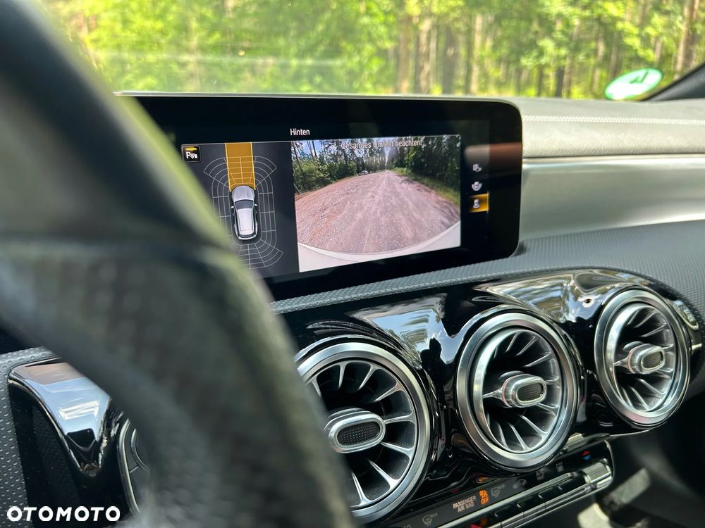 Mercedes-Benz CLA 180 d AMG Line - 9