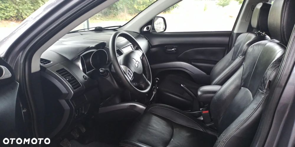Mitsubishi Outlander 2.2 DID Intense + - 27
