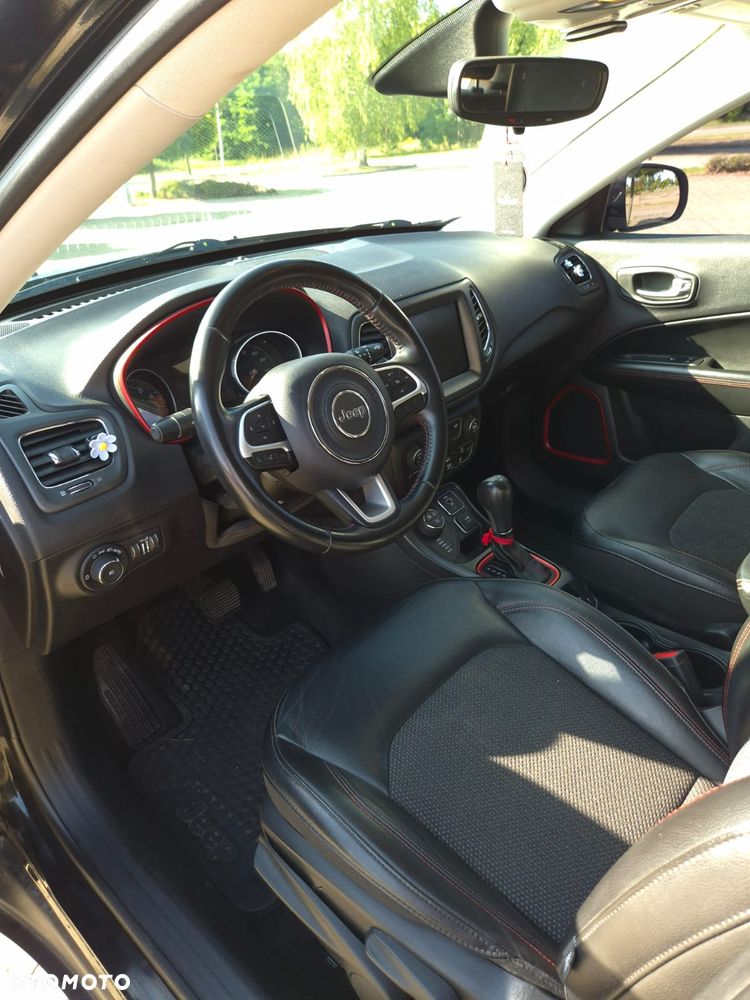 Jeep Compass - 10
