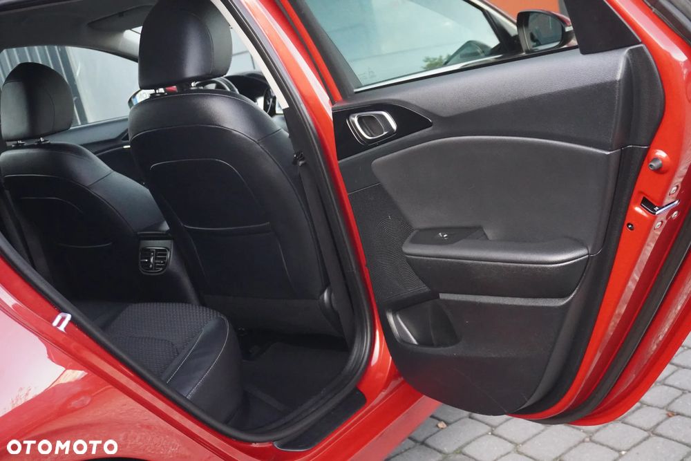 Kia Ceed 1.4 T-GDI L Business Line DCT - 13