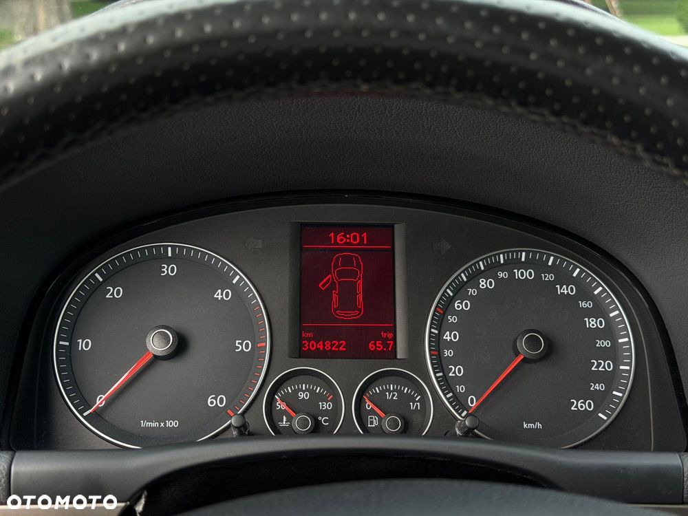 Volkswagen Touran 2.0 TDI DPF Cross - 18