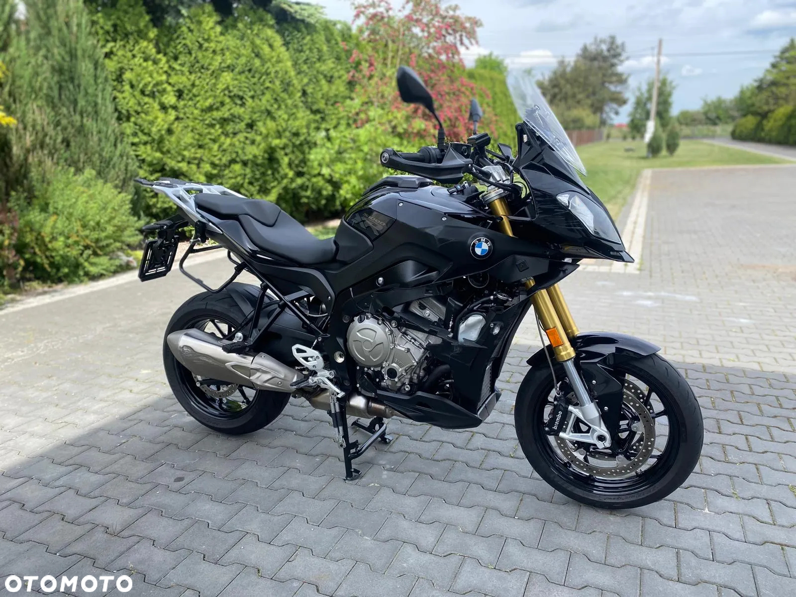 BMW XR - 8