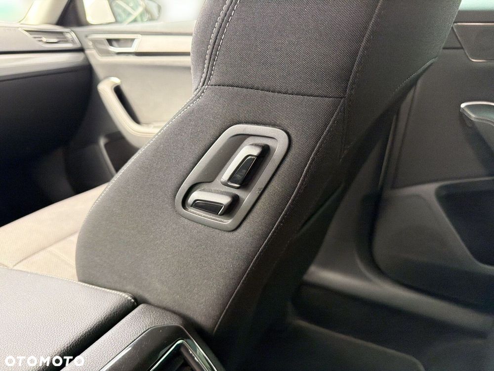 Skoda Superb 2.0 TDI SCR Style DSG - 34