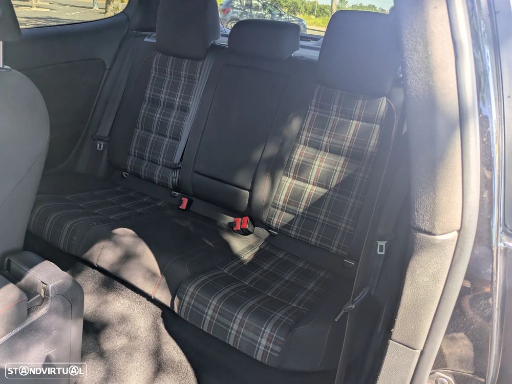 VW Golf 2.0 GTI DSG - 15