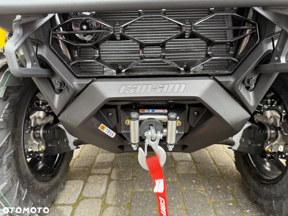 Can-Am Outlander Max - 12