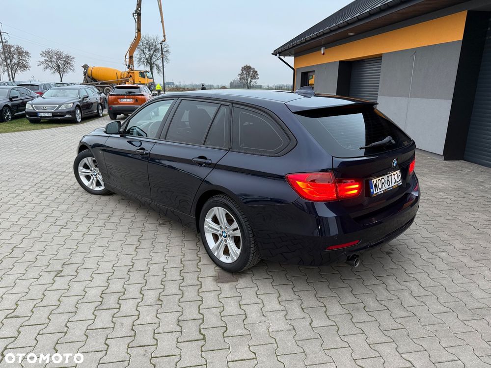 BMW Seria 3 320d DPF Edition Sport - 4