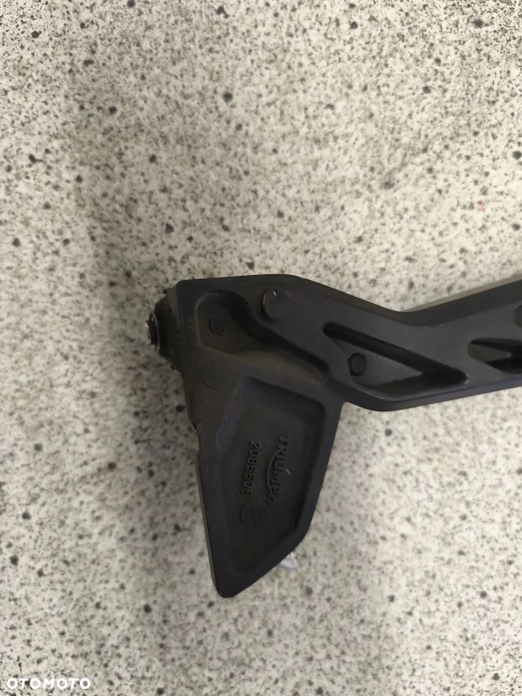 Set prawy tył, podnóżek pasażera Triumph Trident 660 2022 - 10