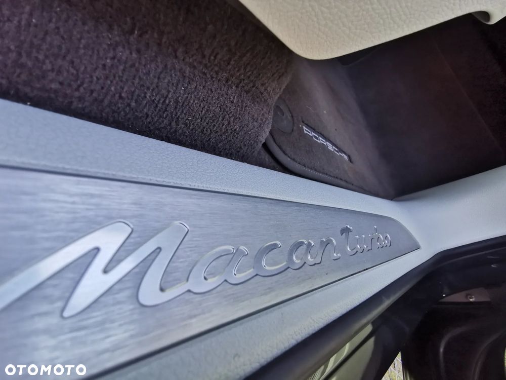 Porsche Macan Turbo - 17