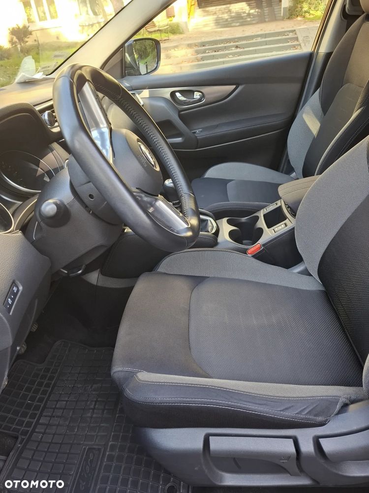 Nissan Qashqai - 25