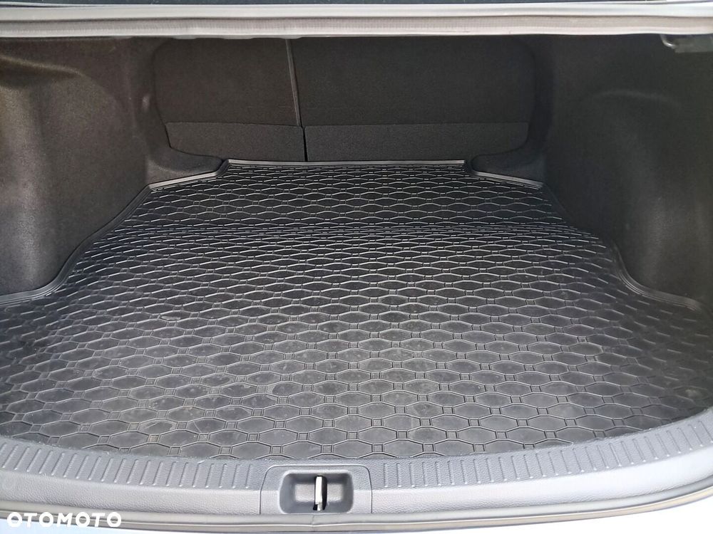 Toyota Corolla 1.8 Hybrid Comfort - 13
