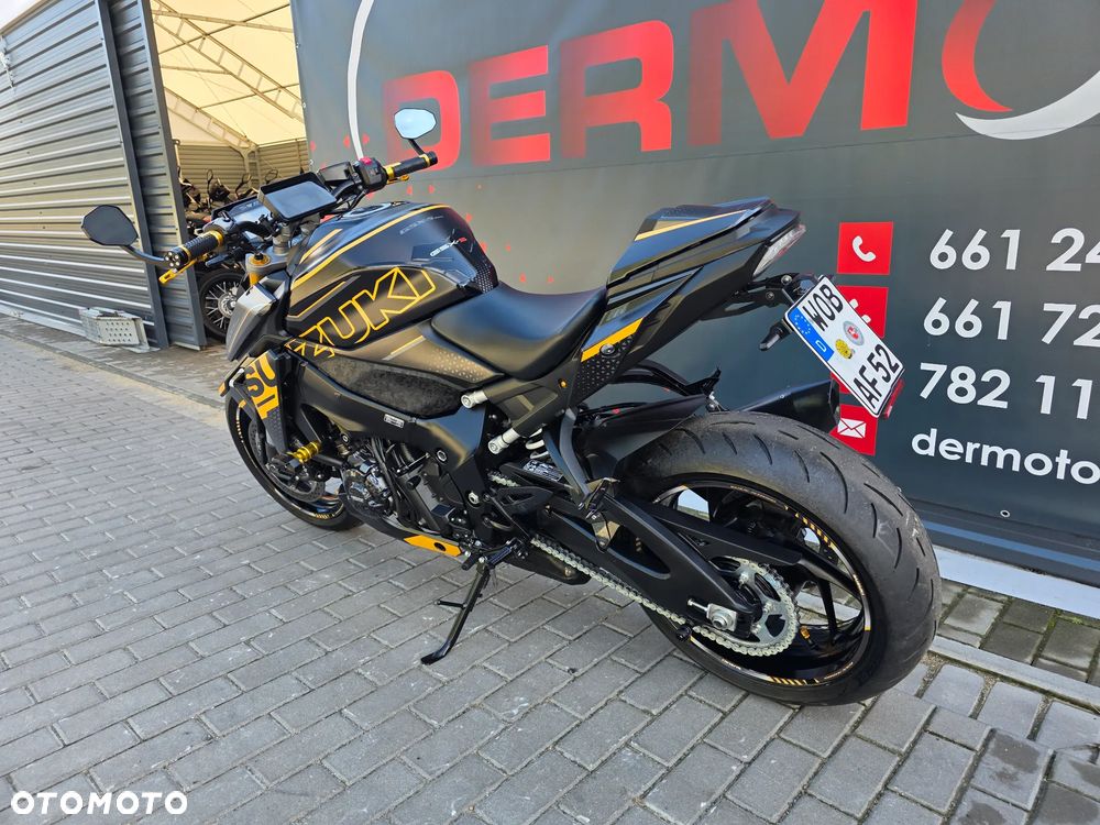 Suzuki GSX - 6