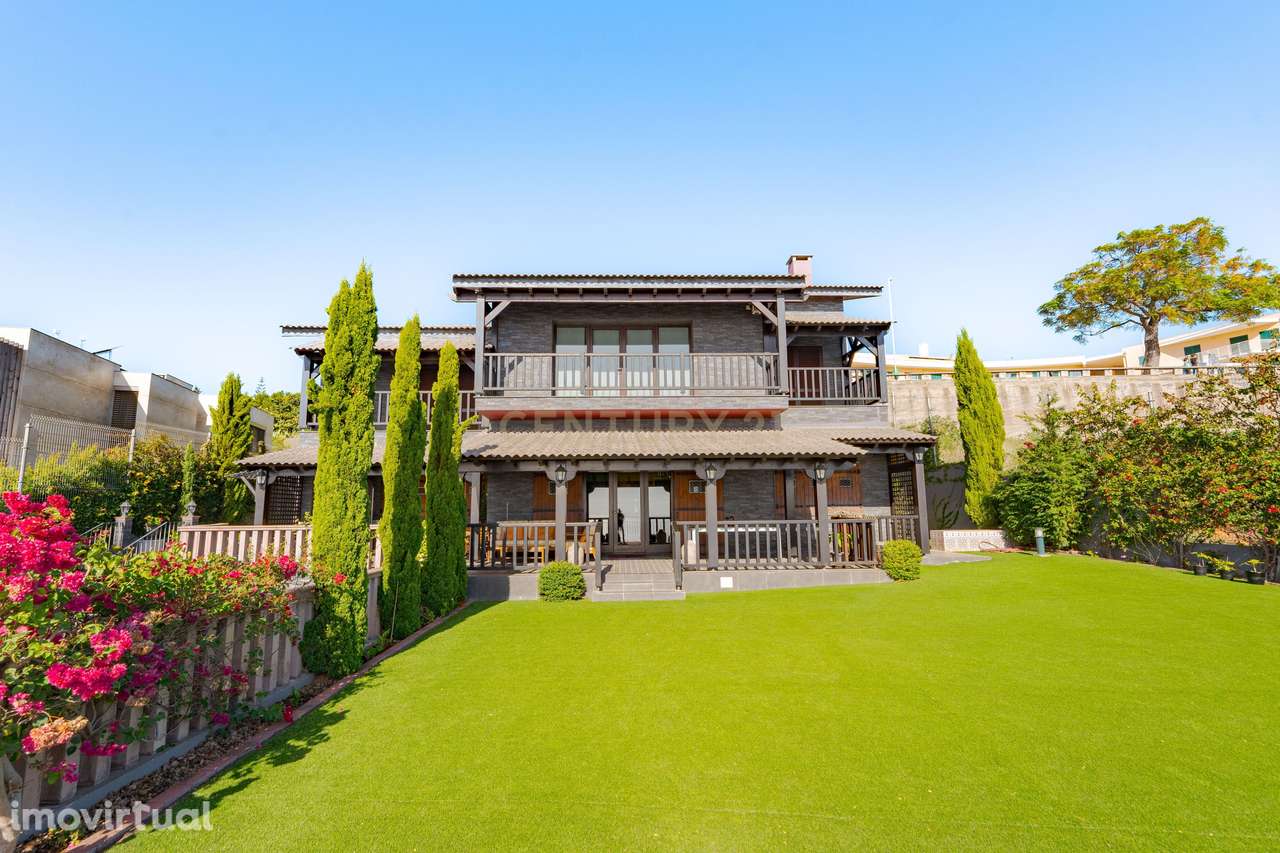 Luminosa Moradia de Arquitetura Helvética e Extraordinária Vista Panor - Grande imagem: 3/60