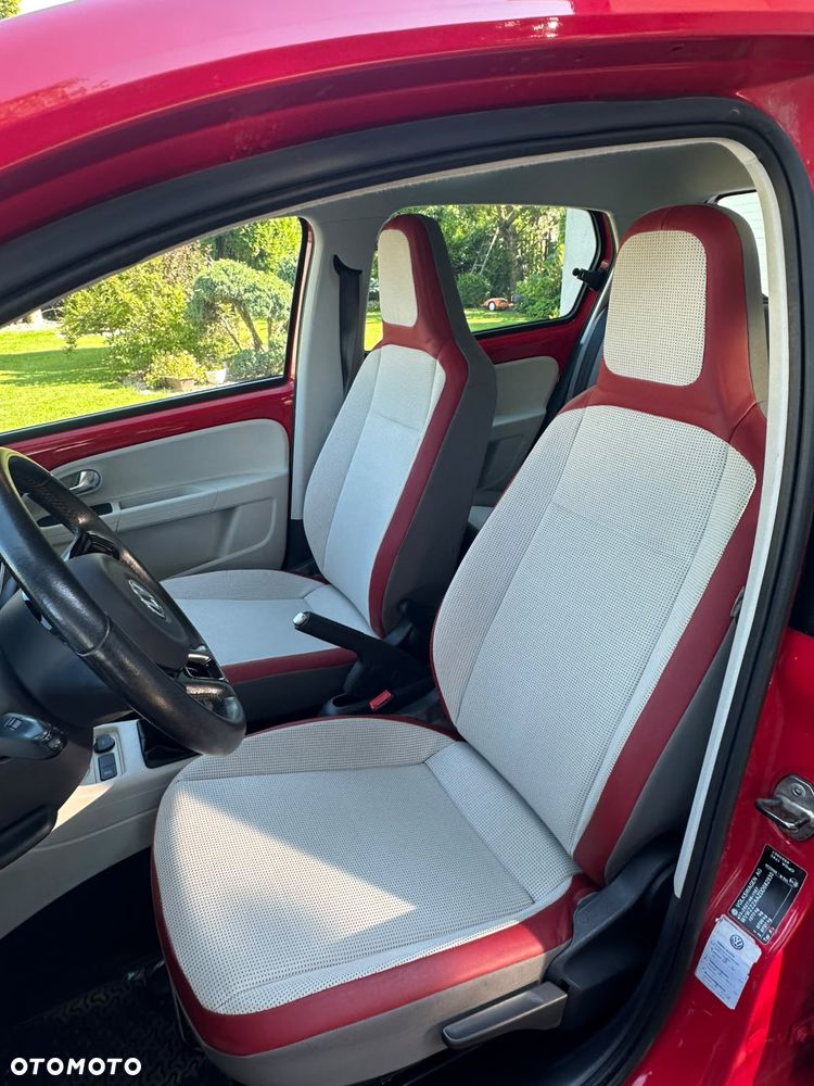 Volkswagen up! Active - 13