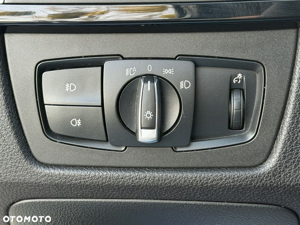 BMW Seria 3 318d M Sport - 19