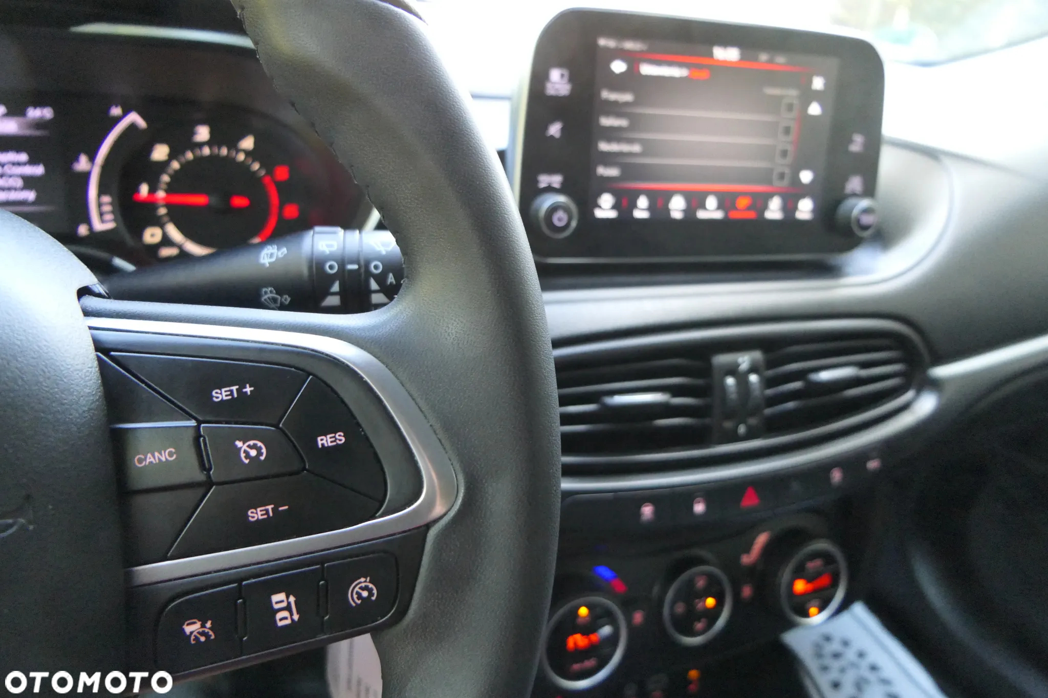 Fiat Tipo 1.6 MultiJet 16v Lounge - 24
