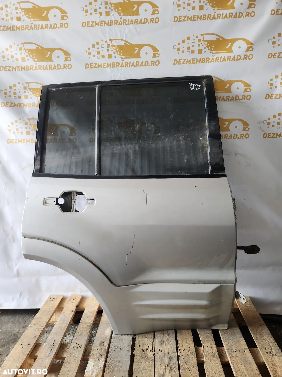 Usa Portiera Dreapta Spate Mitsubishi Pajero MK3 An 2002-2003-2004-2005-2006-2007 - Dezmembrari Ara - 1