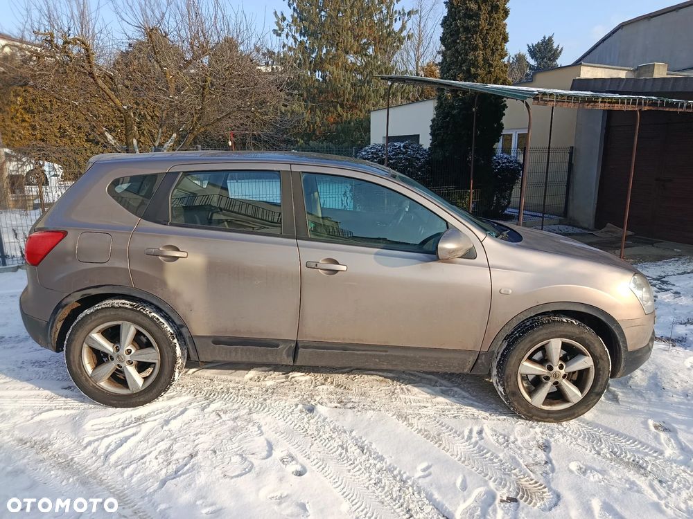 Nissan Qashqai 2.0 dCi 4x4 Tekna - 2