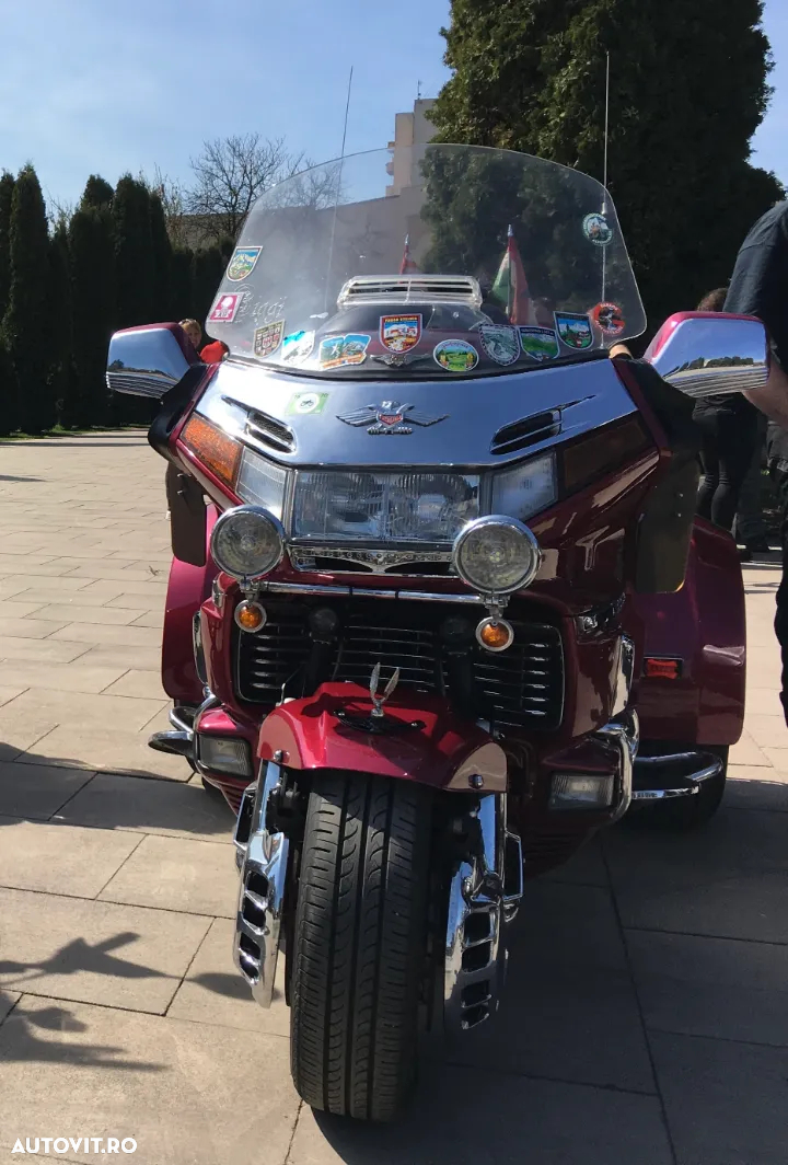 Honda Gold Wing Tour - 10