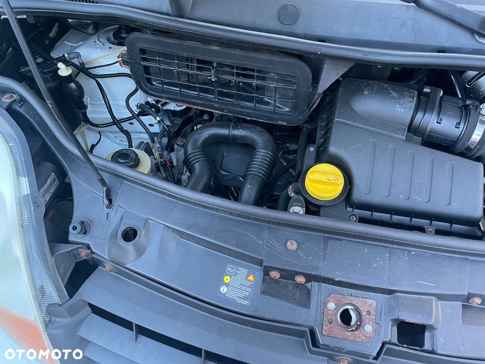 Renault Trafic - 23