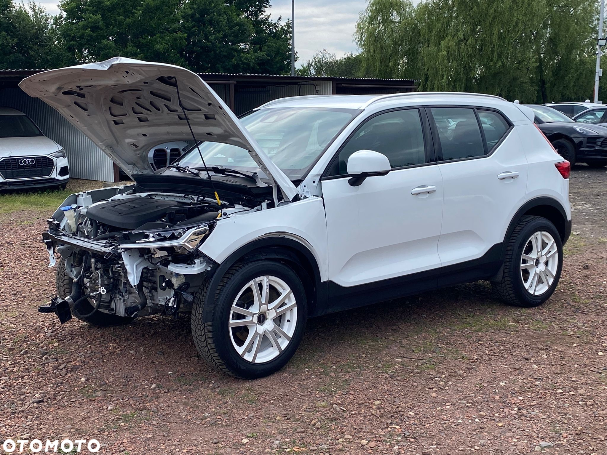 Volvo XC 40 T3 Momentum Pro - 3