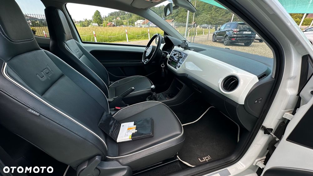 Volkswagen up! black - 9