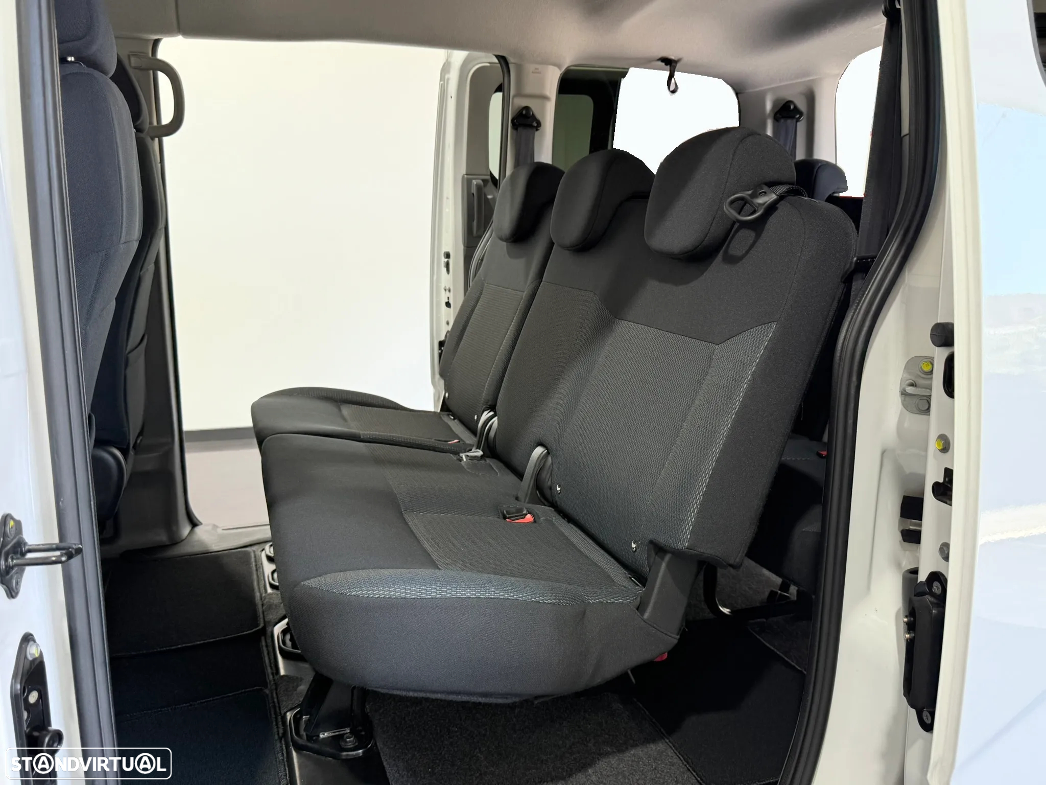 Nissan NV200 Evalia - 49