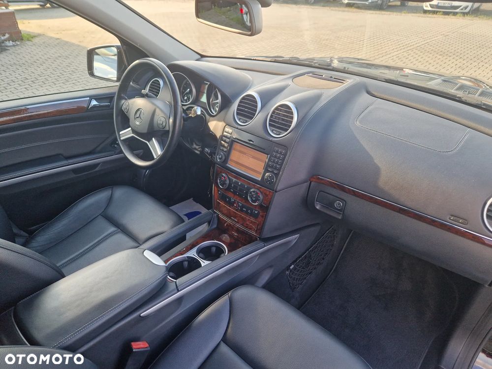 Mercedes-Benz GL 450 4Matic 7G-TRONIC Grand Edition - 32