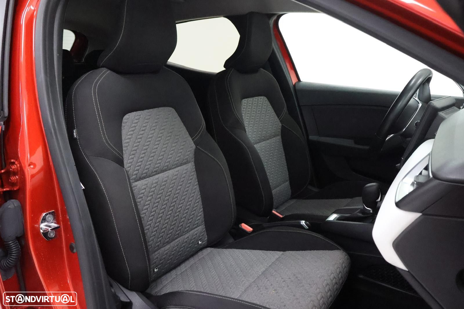 Renault Clio 1.0 TCe Limited CVT - 25