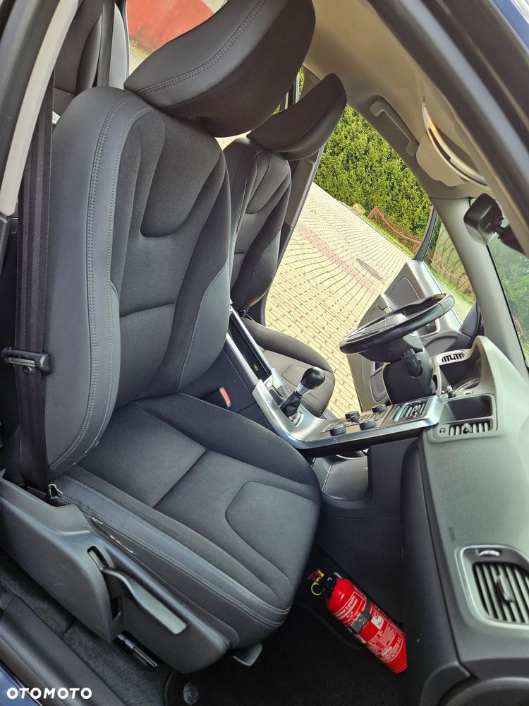 Volvo V60 D2 Kinetic - 29