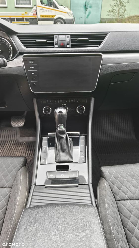 Skoda Superb 2.0 TDI Style DSG - 2