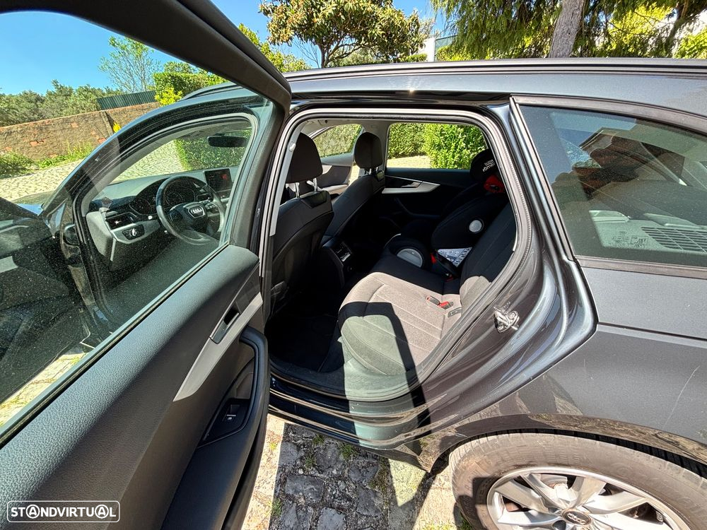 Audi A4 Avant 2.0 TDI Business Line - 12