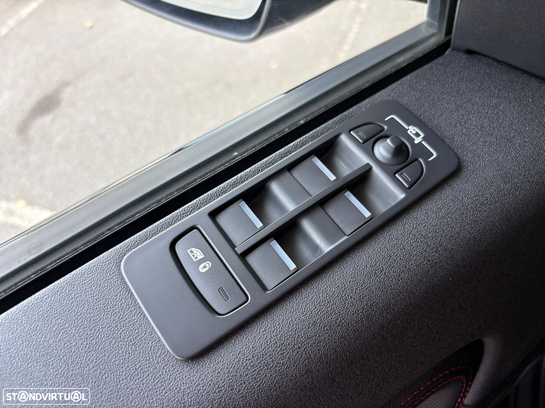 Land Rover Discovery Sport 2.0 eD4 R-Dynamic S 7L - 16