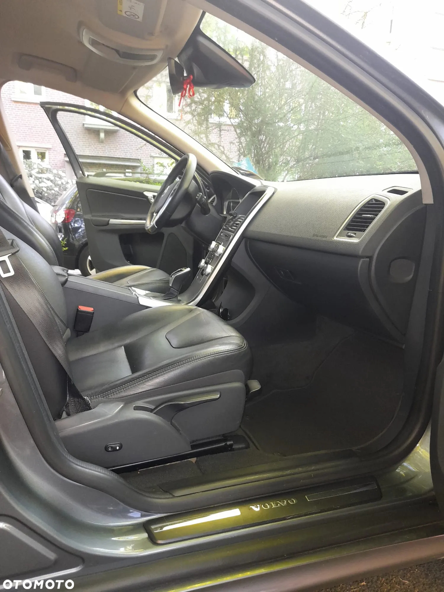Volvo XC 60 D4 Momentum - 6