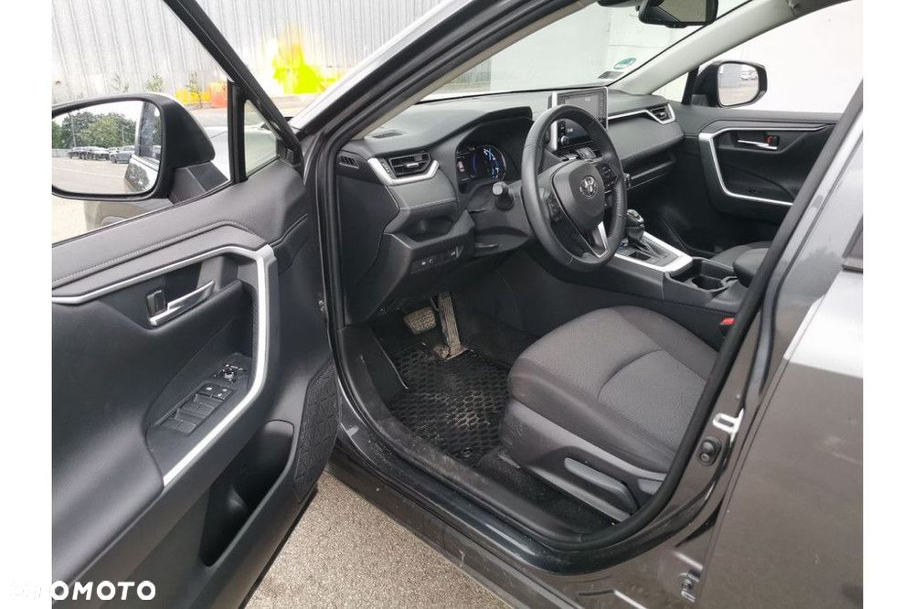 Toyota RAV4 - 6