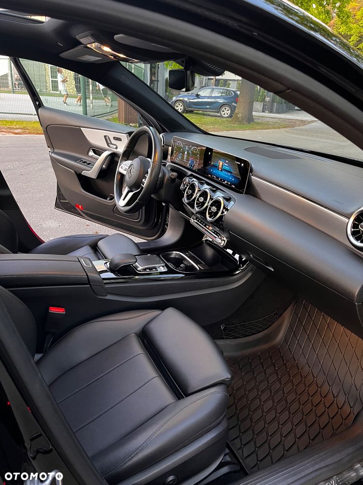 Mercedes-Benz Klasa A 220 4Matic 7G-DCT - 27
